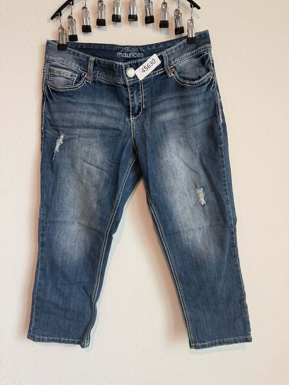 Maurices Womens Distressed Denim Blue Stretch Capri Jeans size 9/10